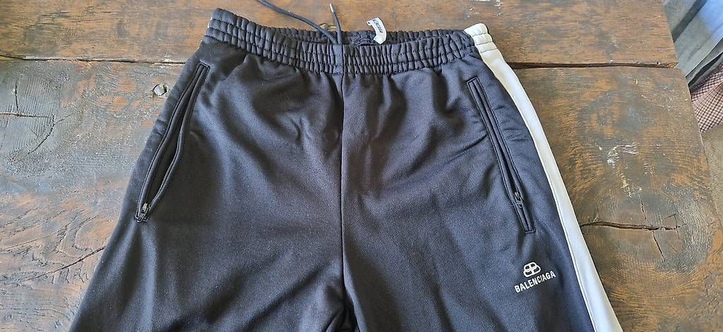 Pantaloni: Pantaloni tuta BALENCIAGA  – Usato da Gentilino venduto da pet_p7fg