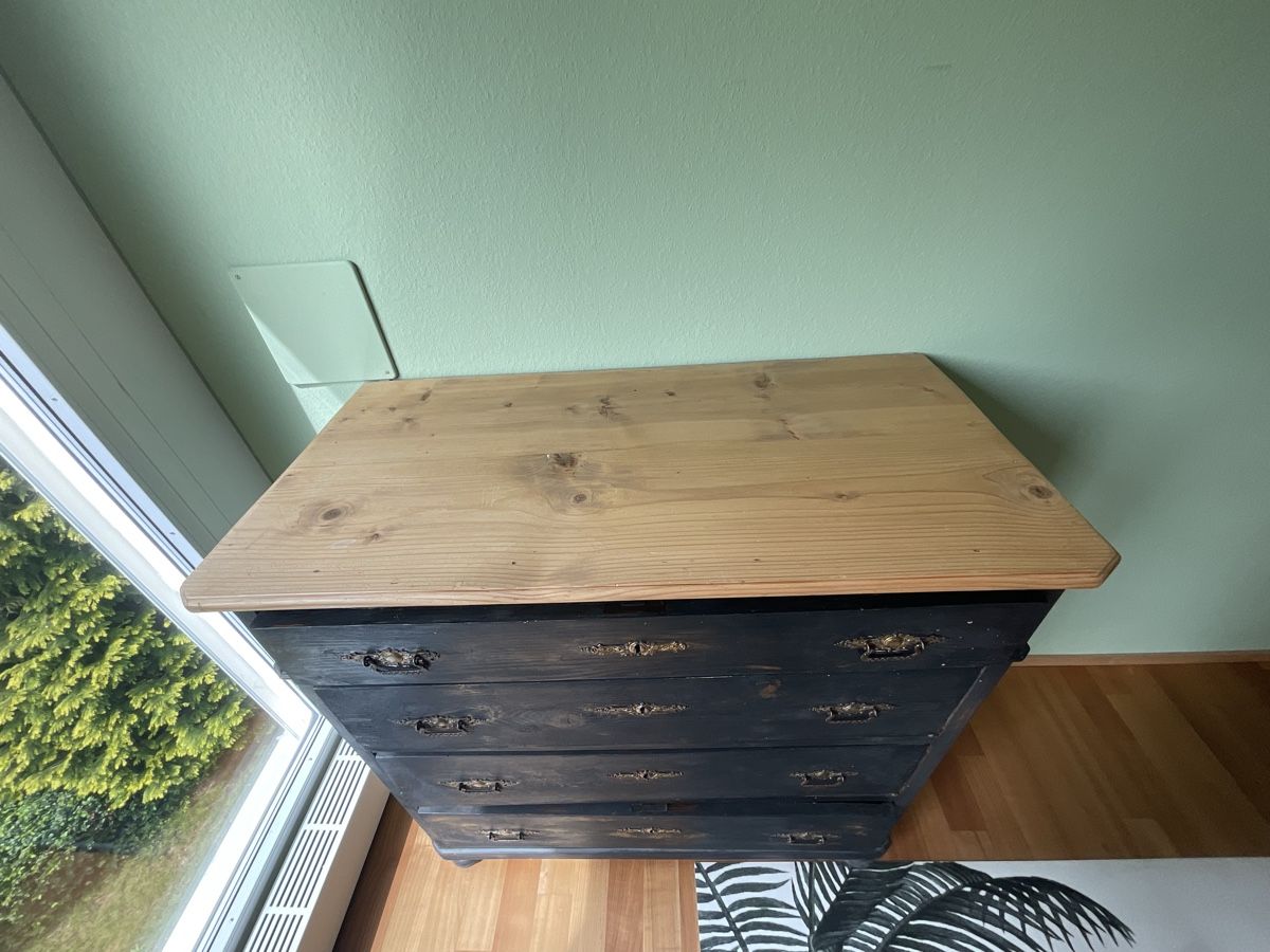 Cassettiere: Commode vintage rénovée noire – Usato da Bern venduto da rob_x2nn 2