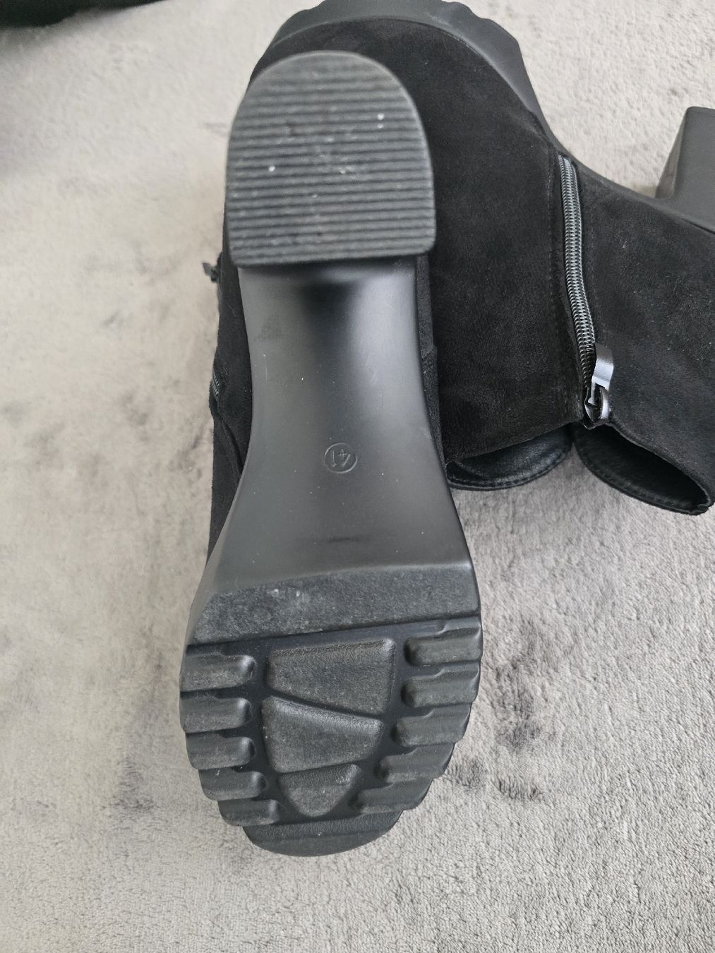 Scarpe da donna: eleganter schwarzer Stiefel, Grösse 41 – Usato da Muttenz venduto da kar_rp9p 3