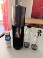 SodaStream Wassersprudler schwarz mit 2 Flaschen und Sirup