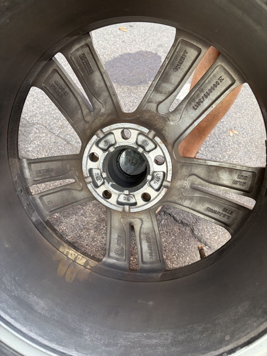 Volkswagen Pneus & Roues: Vw Räder mit 255/55R19 Reifen – D'occasion à Wettingen par Nici1932 5