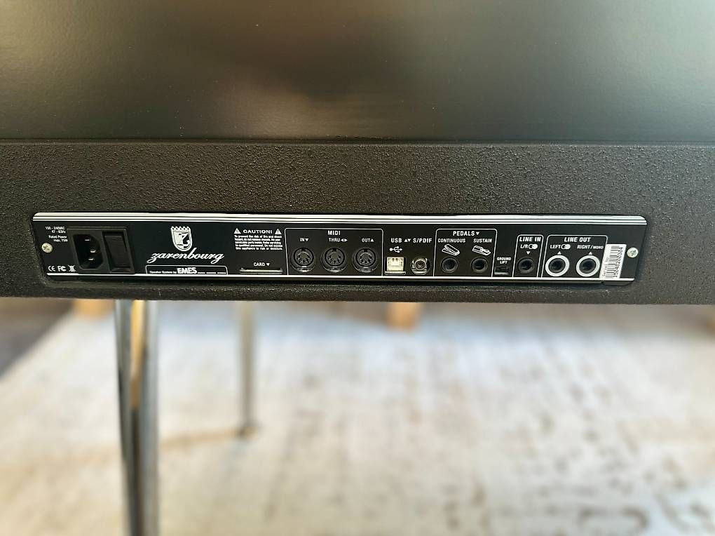 Strumenti musicali: Waldorf Zarenbourg – Usato da Wald ZH venduto da caban1 2