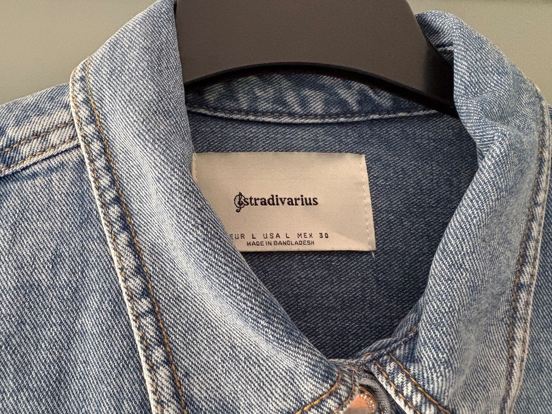 Giacche: Denim Shirt/Jacket - Size L - Never worn – Nuovo (secondo la descrizione) da Muzzano venduto da Sidney_3 1