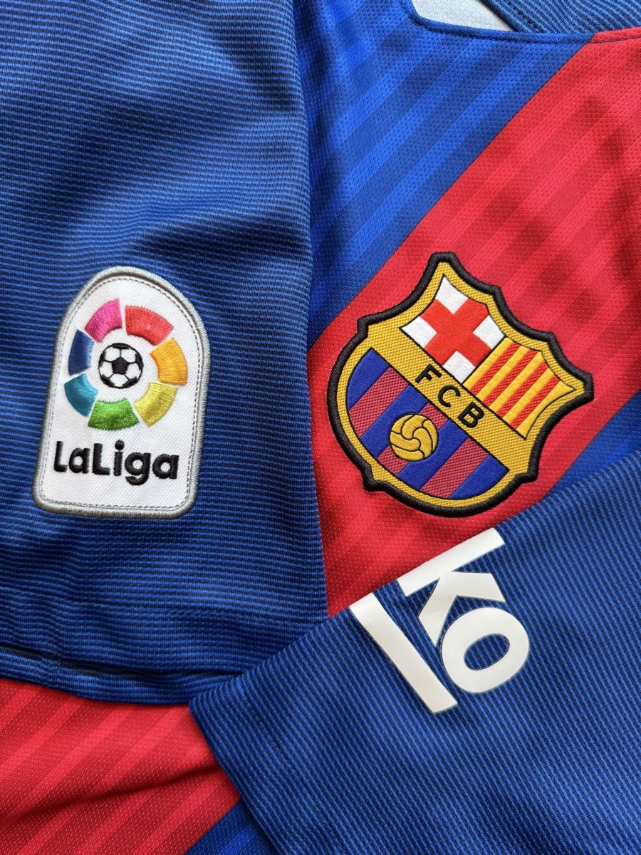 FC Barcelona Canottiere & Pantaloni: FC Barcelona Trikot 2016/2017 – Usato da Chur venduto da Lukas_Flohmarkt 2