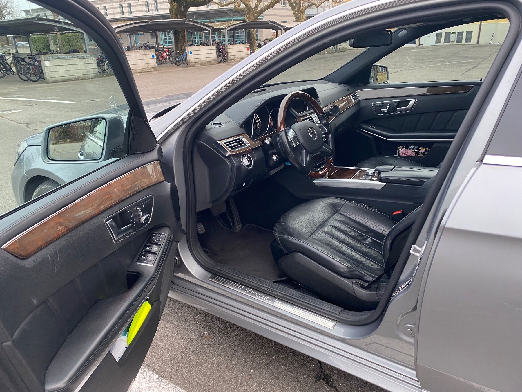 Mercedes-Benz Automobili: Mercedes Benz E400 4 Matic ab MFK – Usato da Uetendorf venduto da Sim83 4