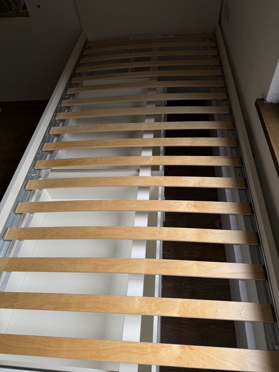Ikea Letti: Bett 90x200 cm Släkt – Usato da Wynigen venduto da KaZu79 1