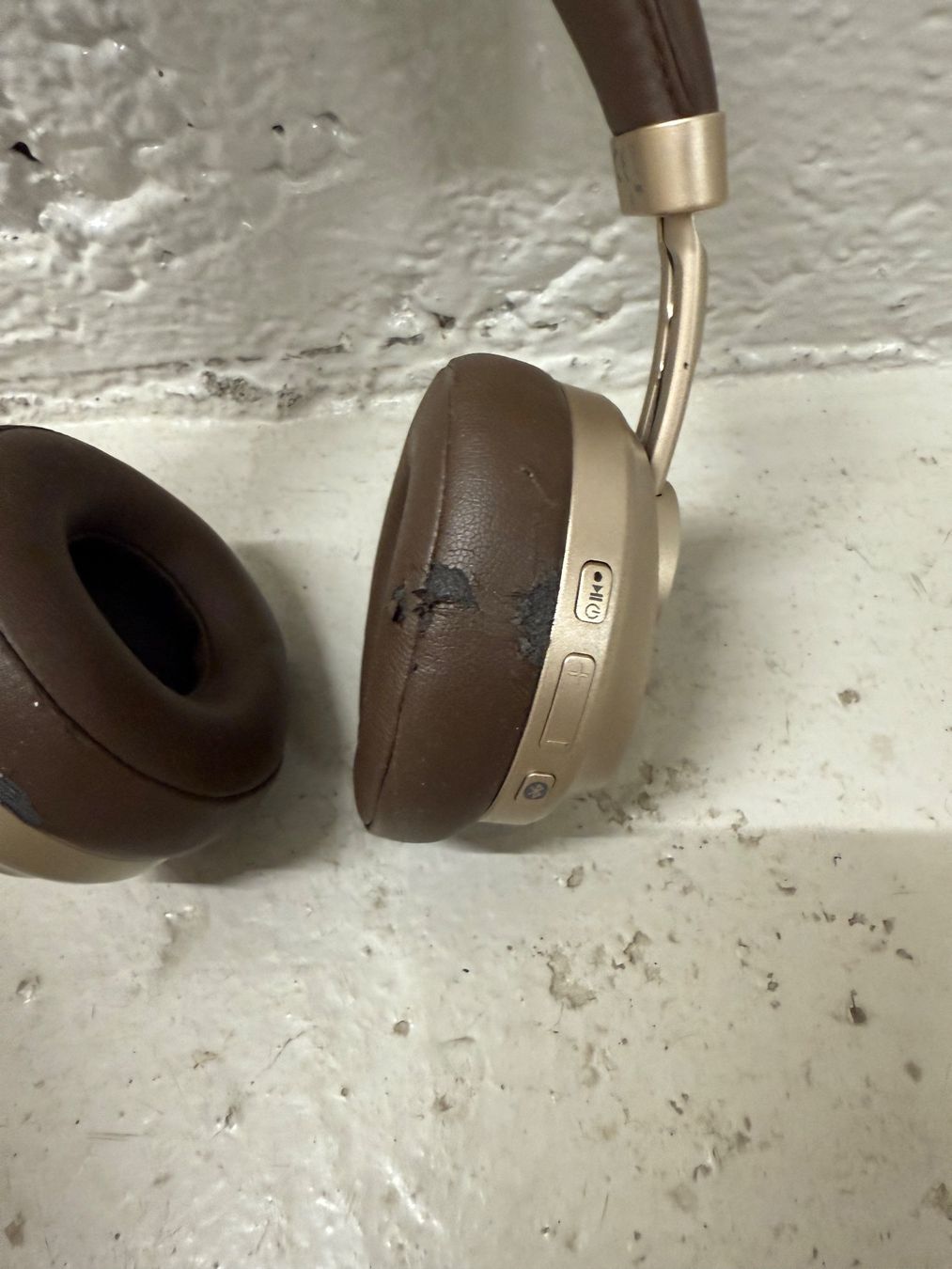 Cuffie: Bluetooth Kopfhörer Gold/Braun, Top Klang! – Usato da Zürich venduto da Cleo234 1
