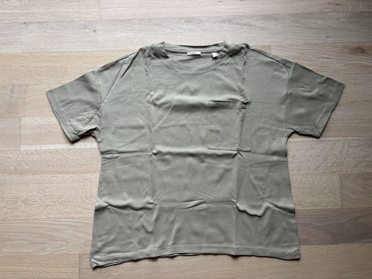 Esprit T-shirt: Shirt Esprit XL helloliv – Usato da Gwatt (Thun) venduto da Bioethanol01