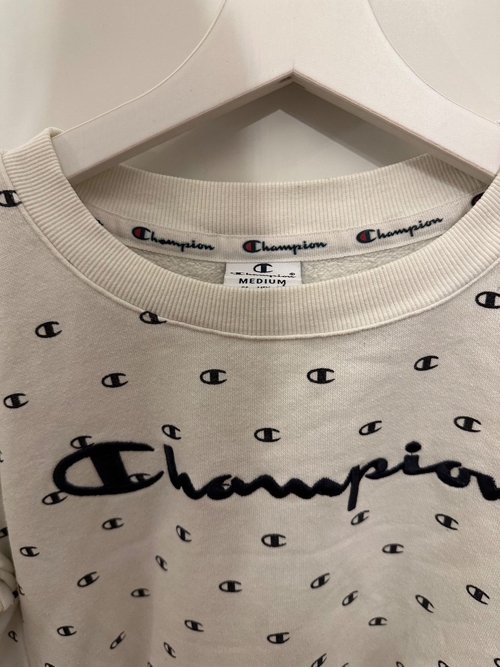 Maglioni & Felpe: Champion Pullover creme-farbig Grösse S – Usato da Bern venduto da al.essia 1