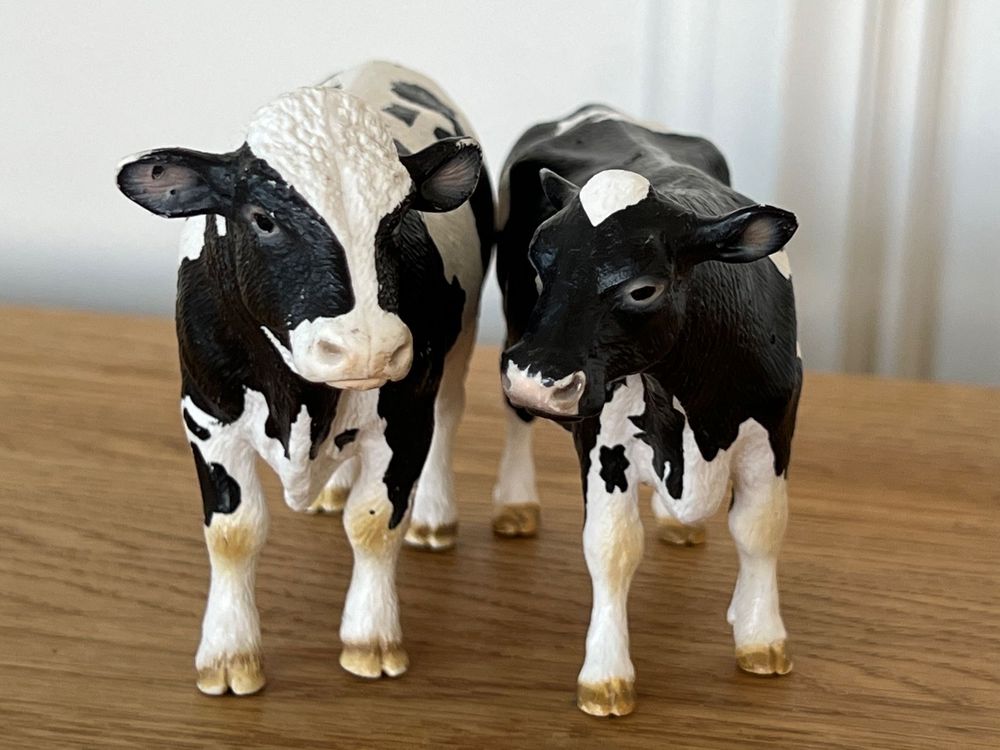 SCHLEICH Buntes Frühlings Kalb – Detailgetreue Spielzeugfigur Für Kinder