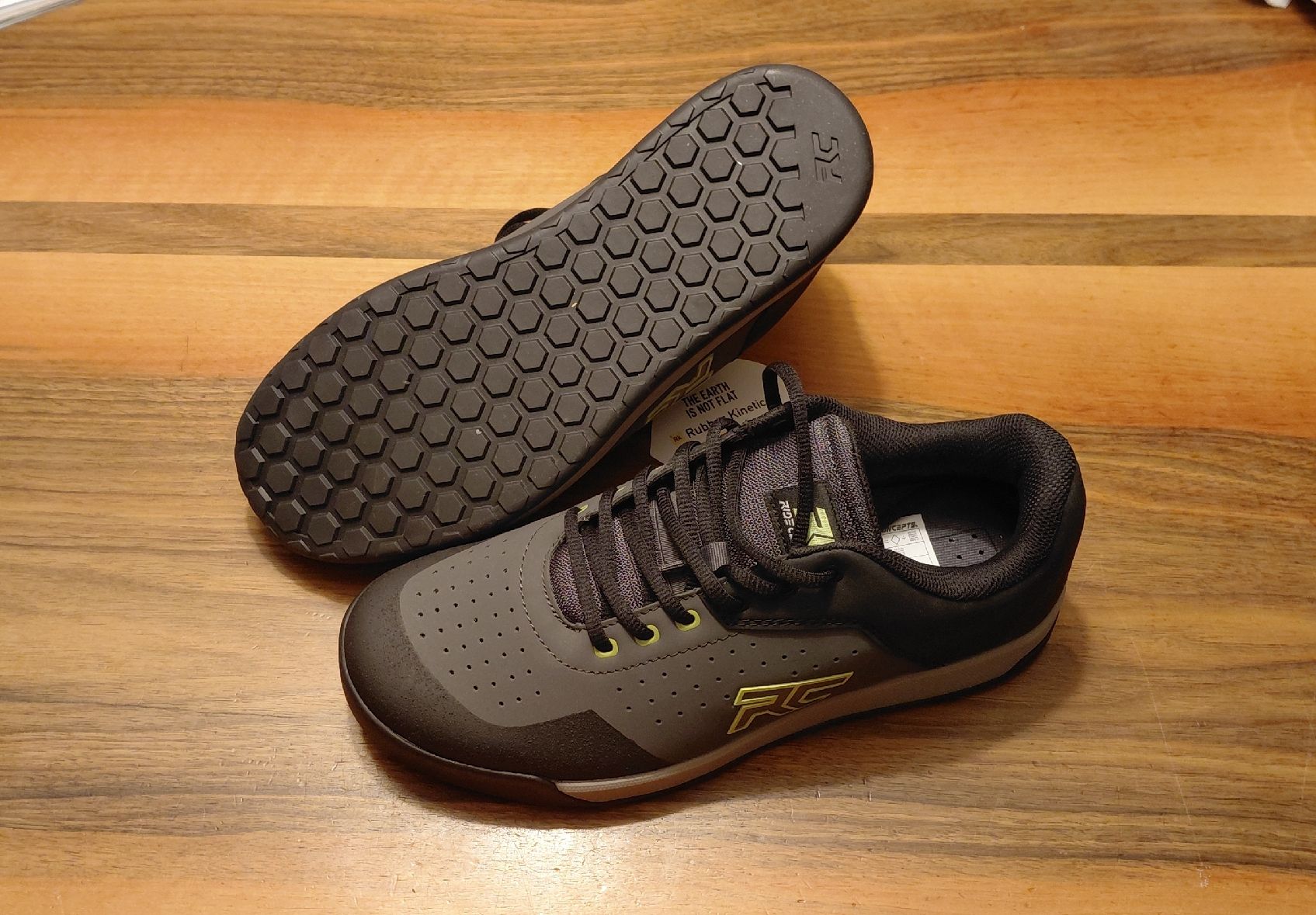 Scarpe da uomo: RC HELLION HOMMES gris CHROME/LIME Gr. 41 neu – Nuovo e nell'imballaggio originale da Diessenhofen venduto da kazwei 1