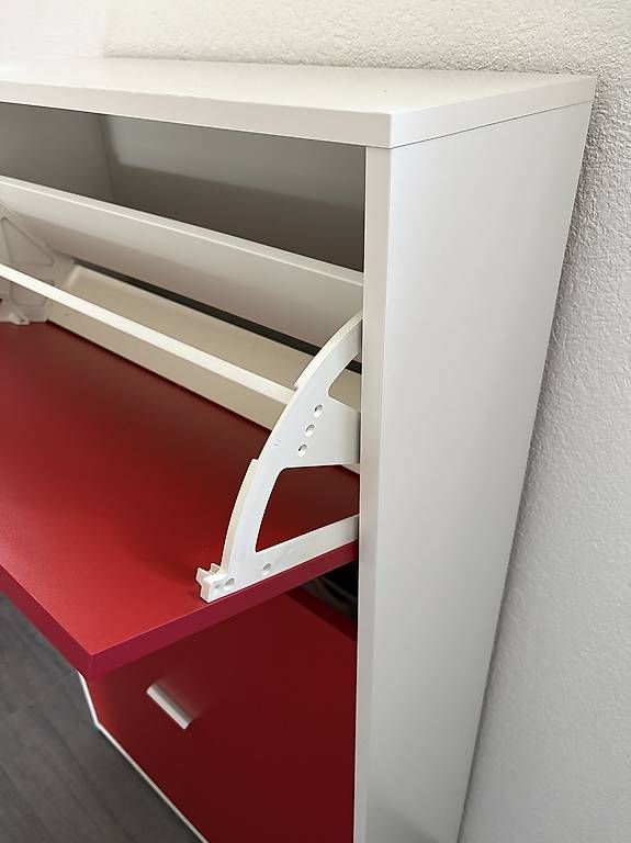 Armadi: Schuhschrank 3 Klappen rot weiss – Usato da Rotkreuz venduto da Manfi11 1