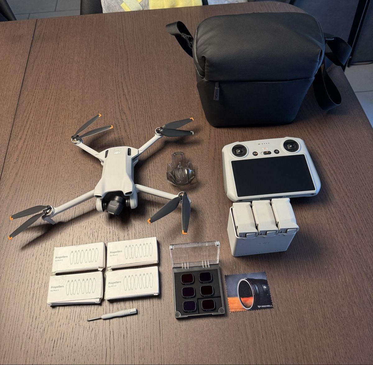 DJI Videocamere: DJI Mini 3 Fly More Combo + ND-Filter-Set – Usato da Turgi venduto da cleaner7