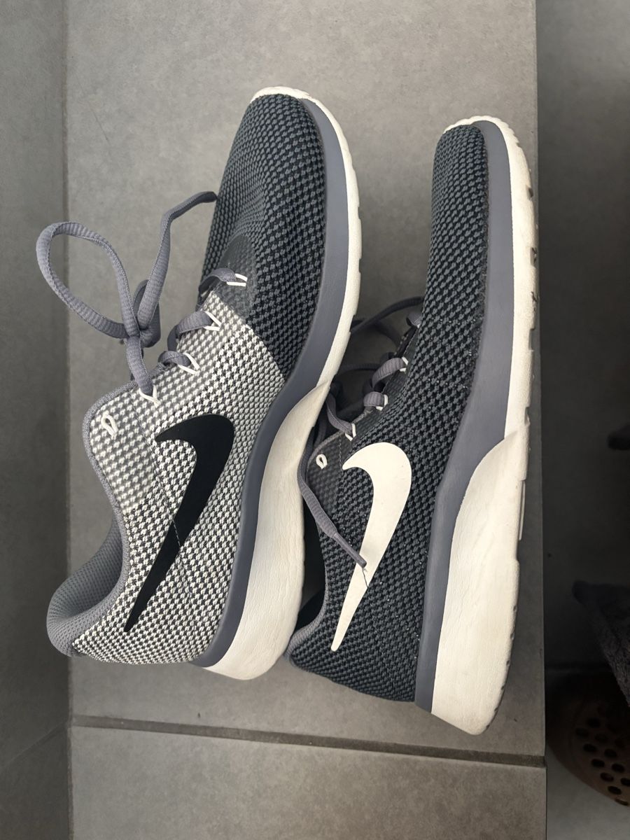 Nike Chaussures hommes: Nike confort T40  – D'occasion à Confignon par MVAR 1