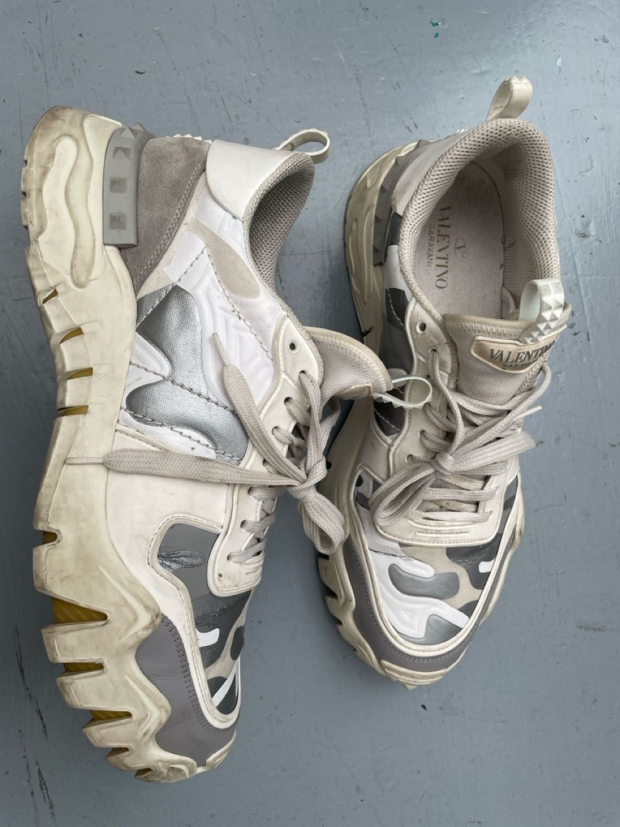 Valentino Herrenschuhe: VALENTINO. Sneakers  herren 45 – Gebraucht aus Zürich von Danokiko
