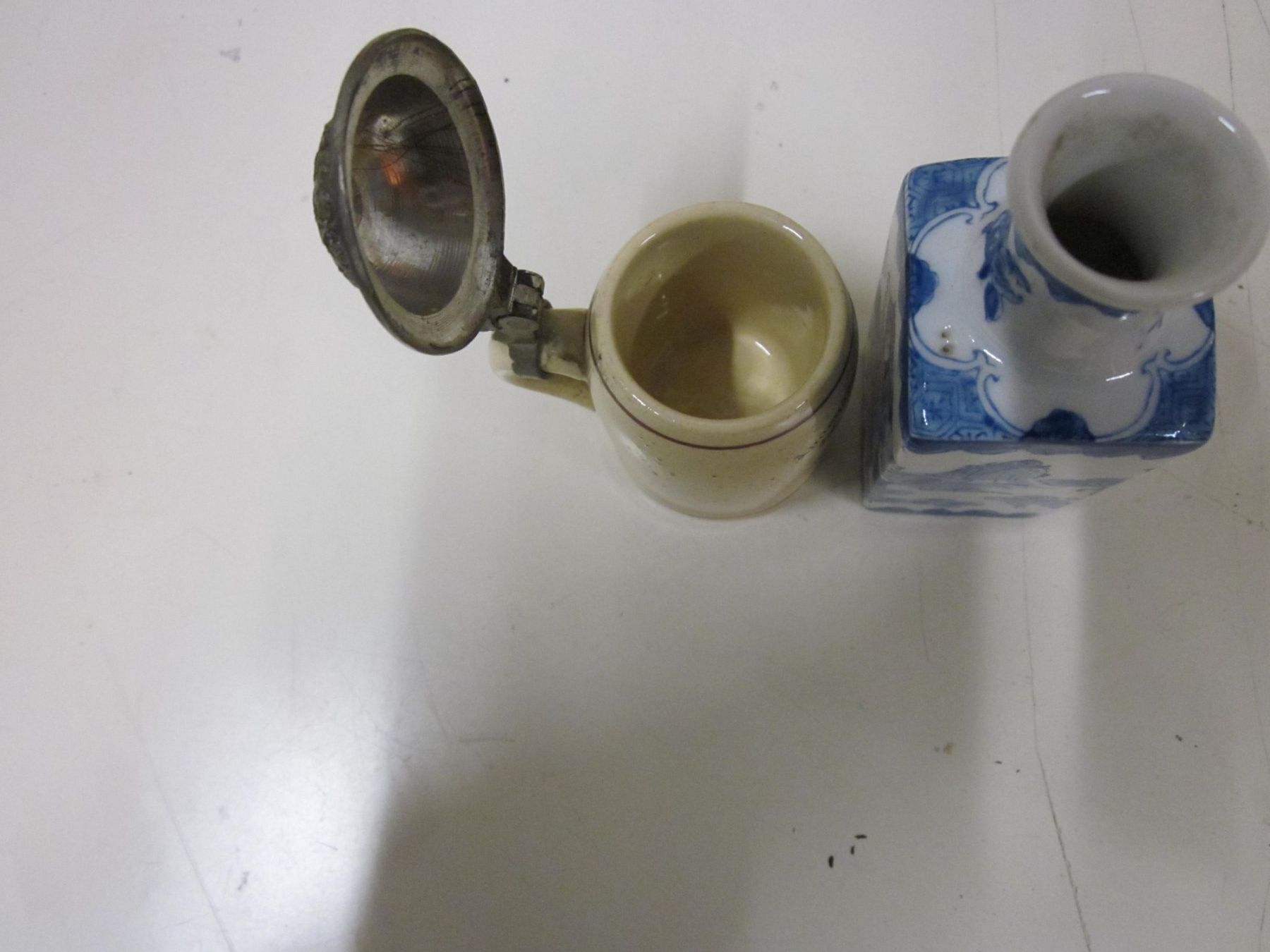 Vasi & Recipienti: Antik Petit Vase Chinois et Chope Bière Munich – Usato da Grand-lancy venduto da kohler333 5