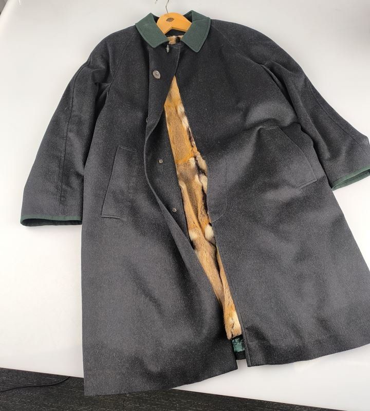 Cappotti: Vintage Pelzmantel – Usato da Rüti ZH venduto da Restwert_Rueti_ZH