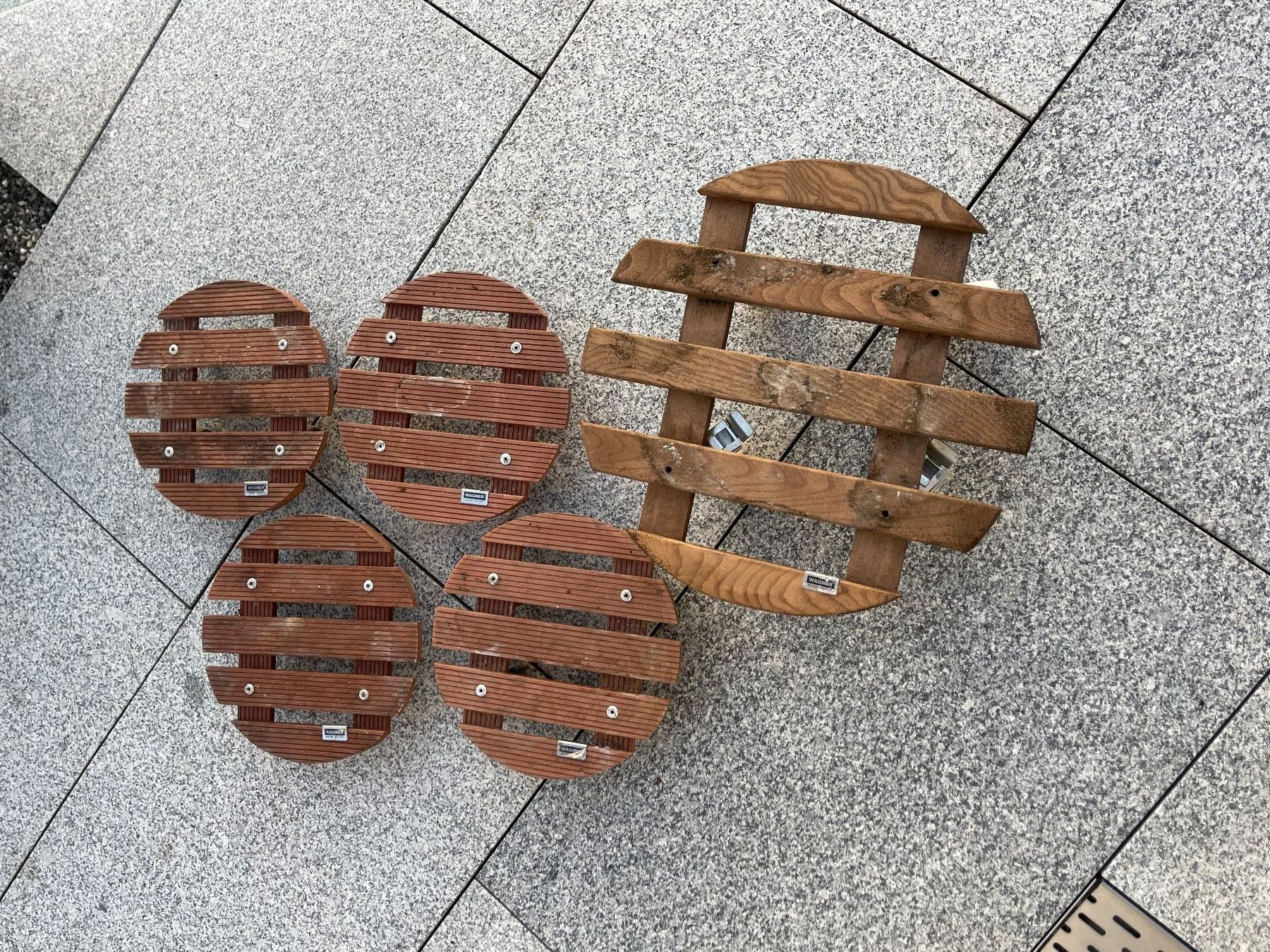 Wagner Altro: 5 Wagner Pflanzenroller Durchmesser ca 30cm und ca 45cm – Usato da Wollerau venduto da ruge2