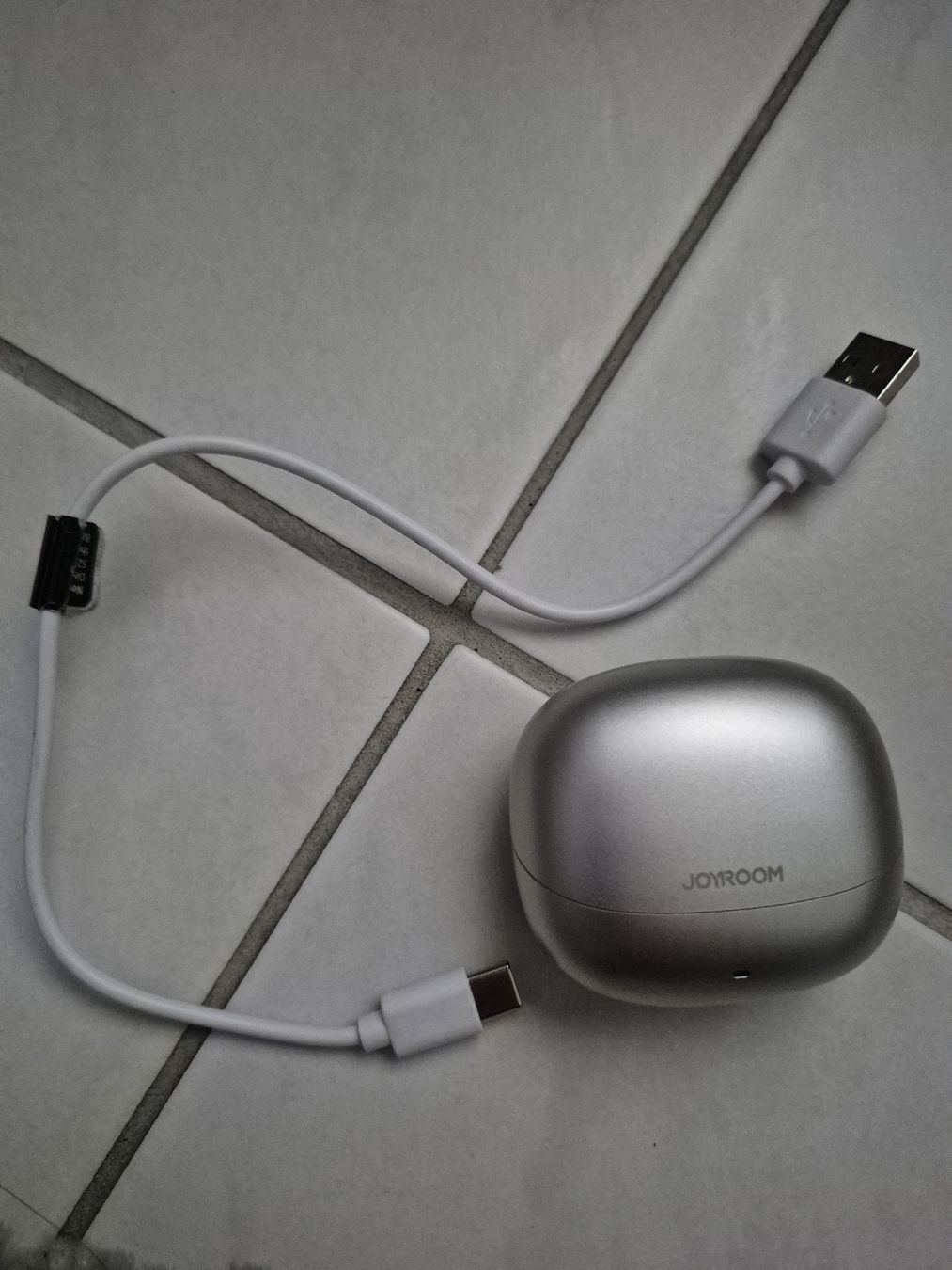 Cuffie: Joyroom Kopfhoerer Silber Ladecase inkl. Kabel neu – Usato da Aesch BL venduto da Moni1211 2