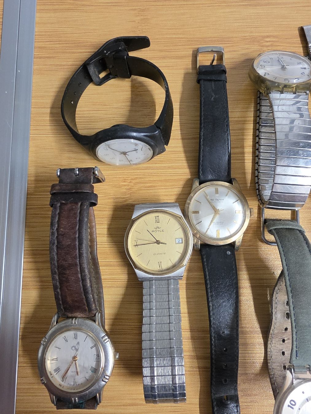 Orologi: lot de montre Zenith richelieu etc – Usato da Val-d'Illiez venduto da AntiqueG 1