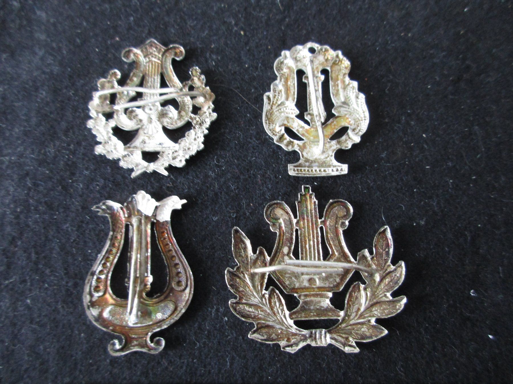 Placchette & Badge: 4x Hutabzeichen von Musik / Versilbert – Usato da Eschenbach LU venduto da Jack1711 1
