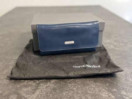 Pochette Nero Giardini color petrolio con tracolla