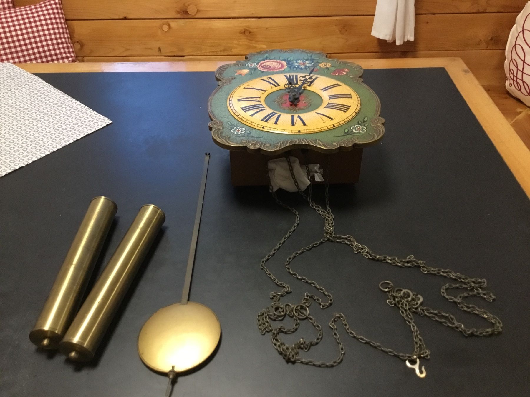 Uhren: Dekorative antike Wanduhr mit Blumenmuste – Gebraucht aus Küsnacht ZH von CatiaA 3