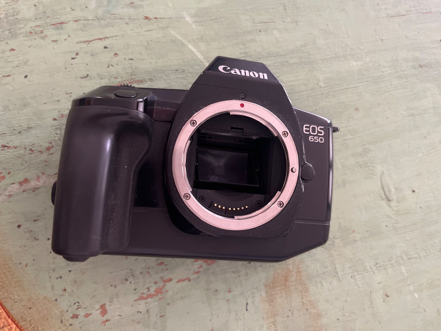 Canon Appareil photo: Canon EOS 650 Vintage camera – Défectueux à Chiasso par AzenYa