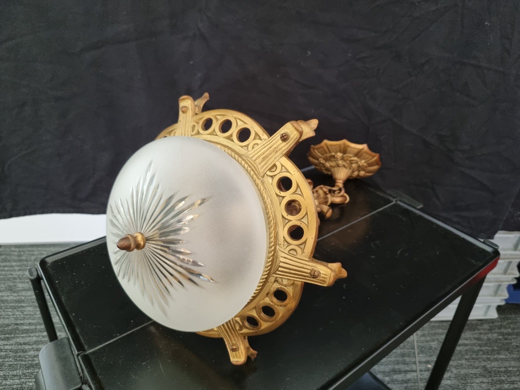 Lustres & lampes de plafonds: Art Déco Deckenleuchte 2flammig, Opalglas, Messing , 20.Jhd – D'occasion à Lenzburg par freedomky 1