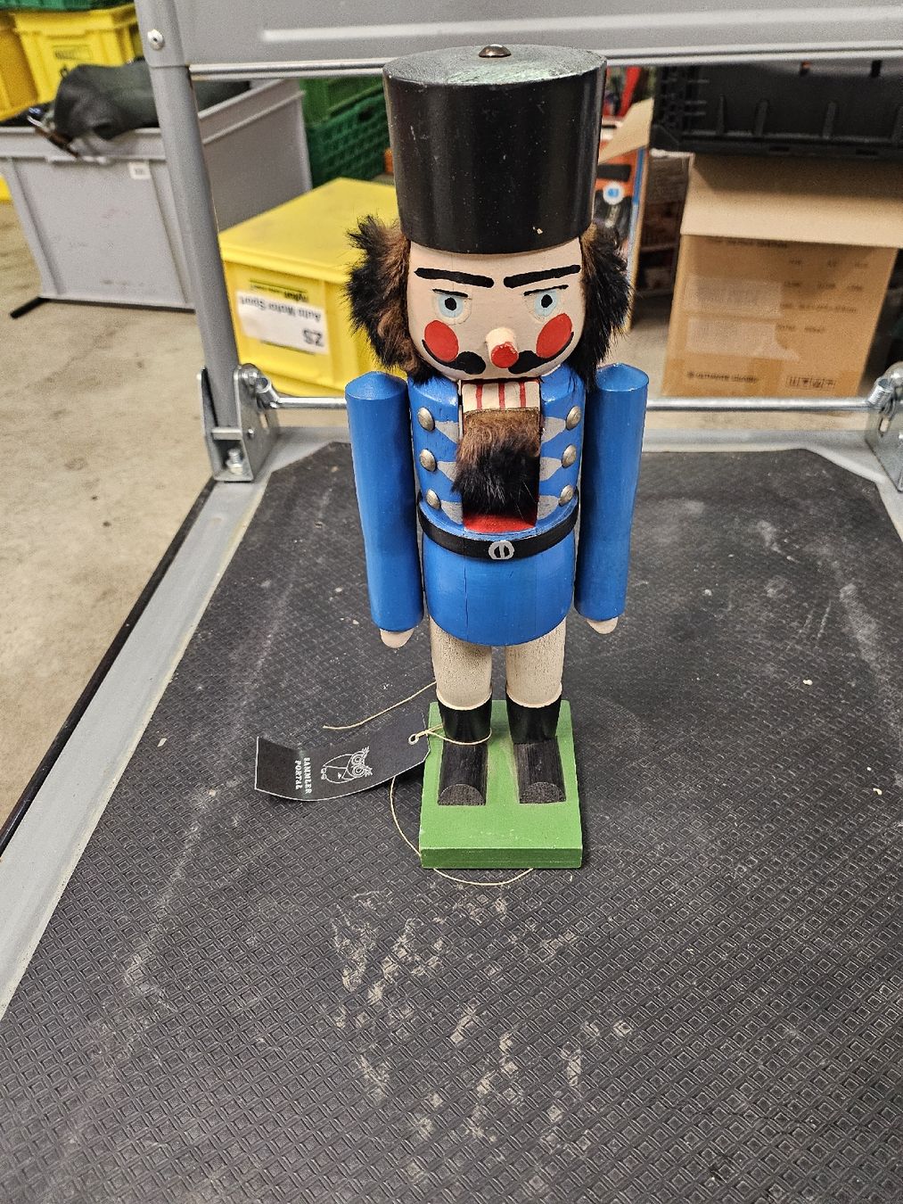 Statuette: Nussknacker Holz blau mit schwarzem Hut und Bart – Usato da St. Gallen venduto da Cocos_Ricardo