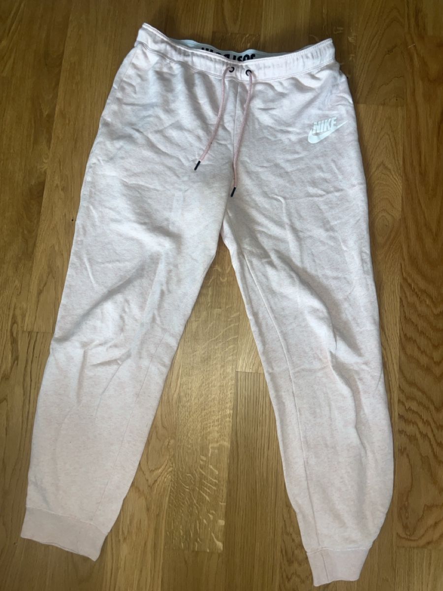 Nike Pantaloni: Nike Trainerhose Rosa – Usato da Zürich venduto da ant_pql9 3