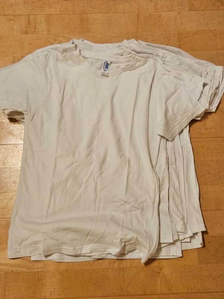 Lotti & Set di vestiti: T-Shirts weiss – Usato da Oltingen venduto da Jo76