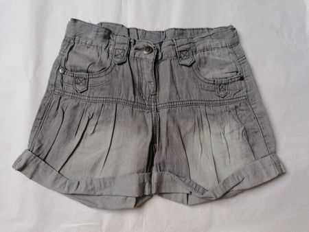 Dünne Jeansshort Gr. 146 /  Mills / Neu
