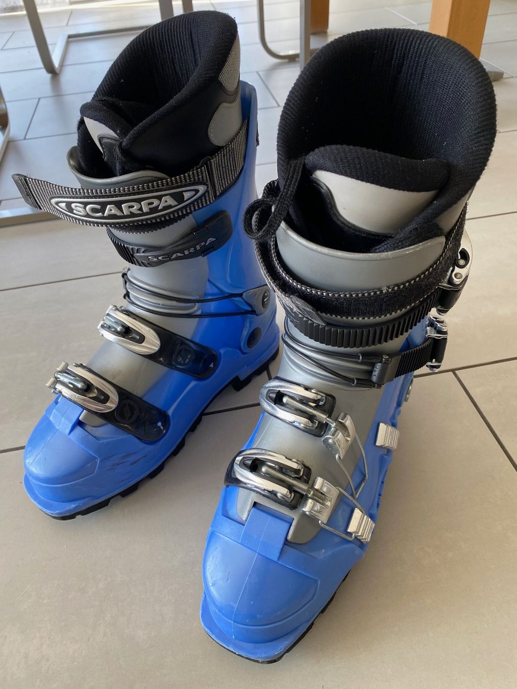 Scarpa Scarpe da uomo: Tourenskischuh 9,5-10 – Usato da Kestenholz venduto da Cdk10