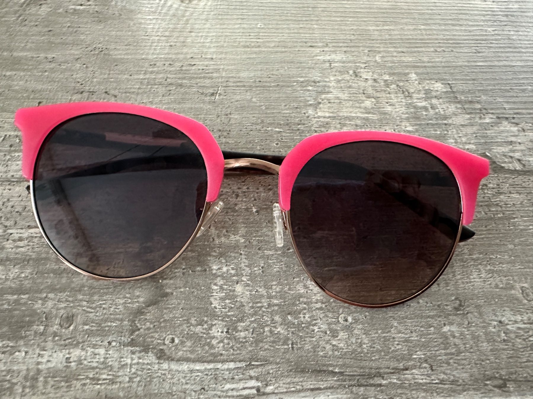 Occhiali & Lenti: Sonnenbrille von Guess neuwertig – Nuovo (secondo la descrizione) da Oberwil-Lieli venduto da Svetlana28 2