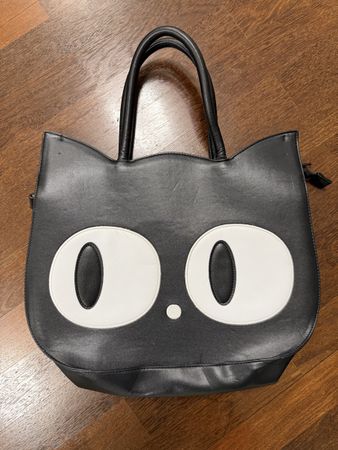 Schwarze Kunstleder-Handtasche im Katzendesign, Top!