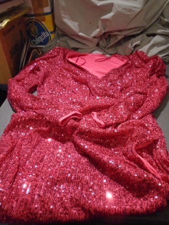 Kleid ca. Grösse S, byoung,  Pailetten, rot, lange Arme