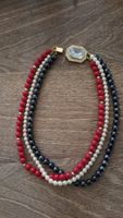 collier perles fataisie 3 rangs fermé par un cabochon