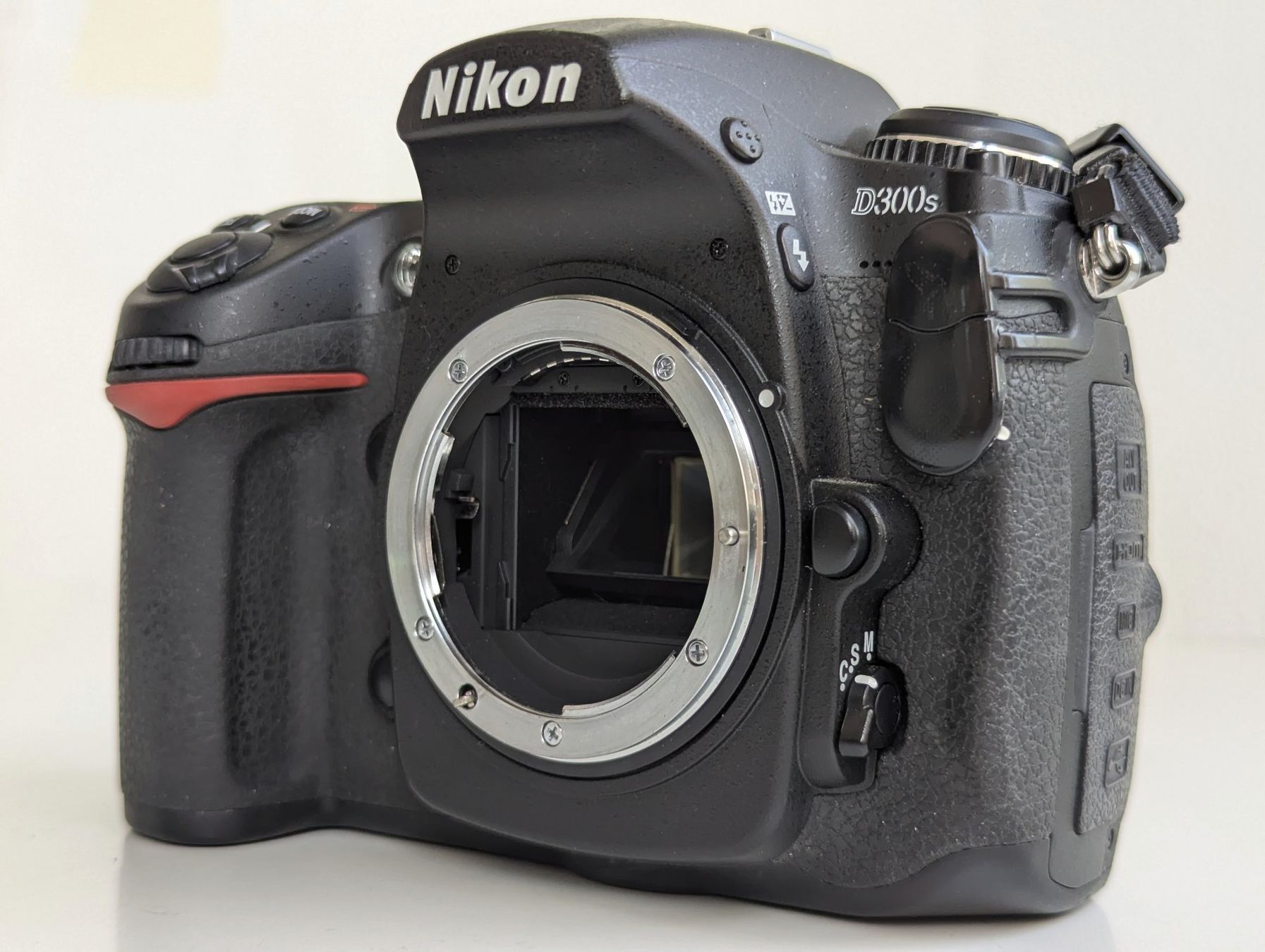 Nikon Kamera: D300s mit originalem MB-D10 Griff – Gebraucht aus Thalwil von miguev 5
