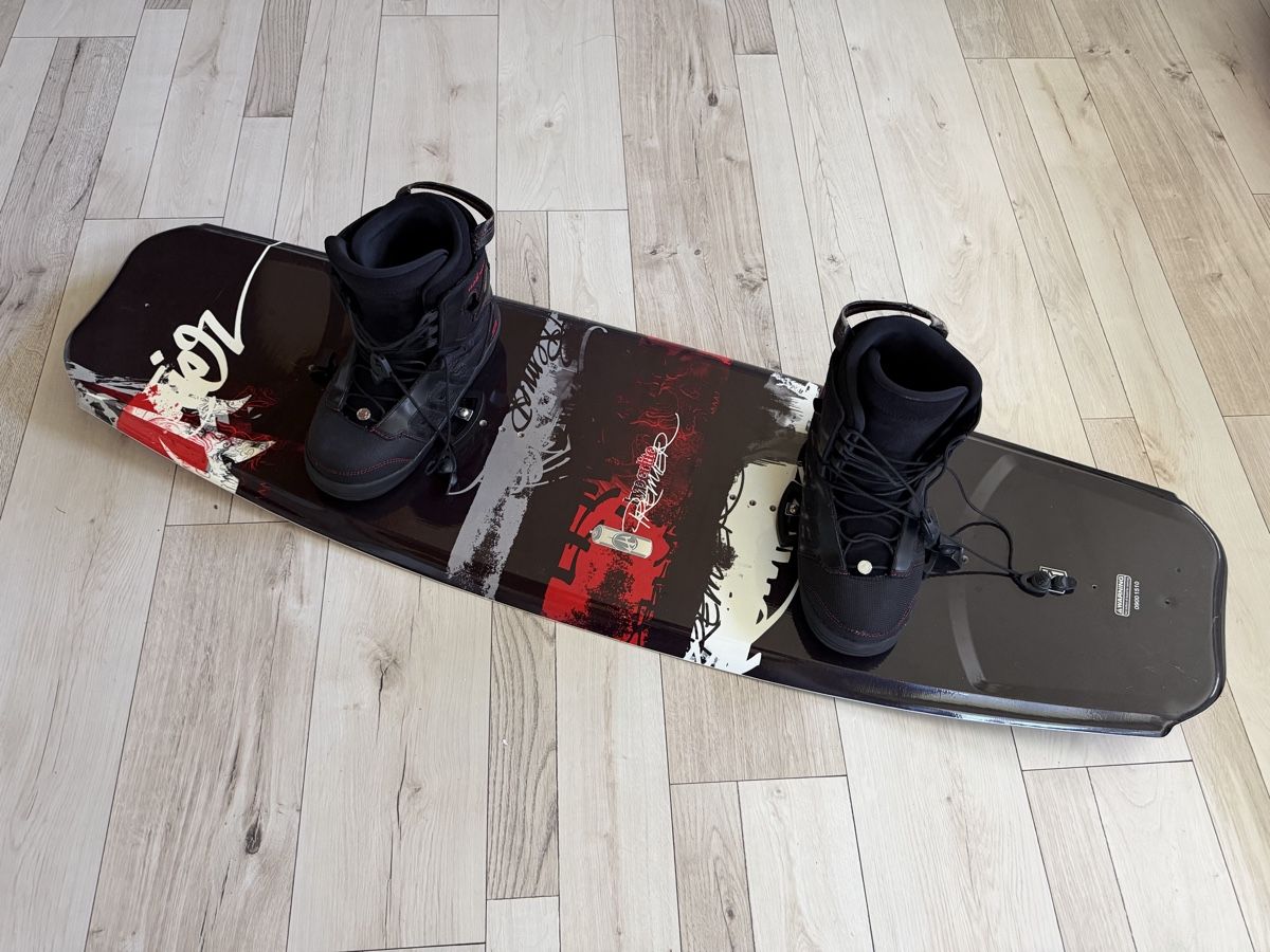 Hyperlite Surfboards & Schwimmbrette: Hyperlite Wakeboard Premier 141cm mit Watson Bindung – Gebraucht aus Stein am Rhein von bep2 5