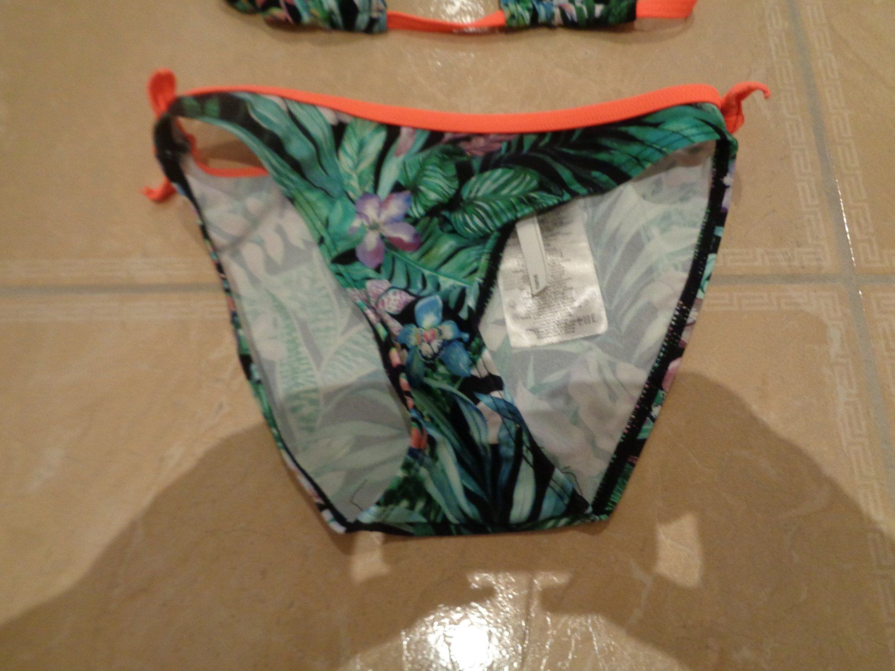 Costumi da bagno & Bikini: WE NWT Bikini, 7J-8J  122-128 – Nuovo (secondo la descrizione) da Klingnau venduto da Markus14 3