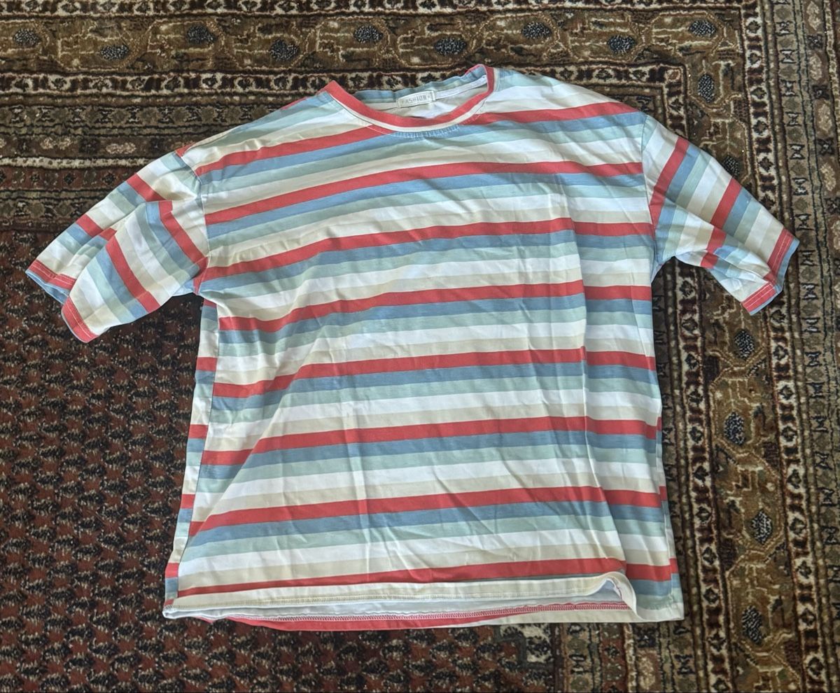 T-Shirts: Striped tshirt – Gebraucht aus Rapperswil SG von riy_f85n
