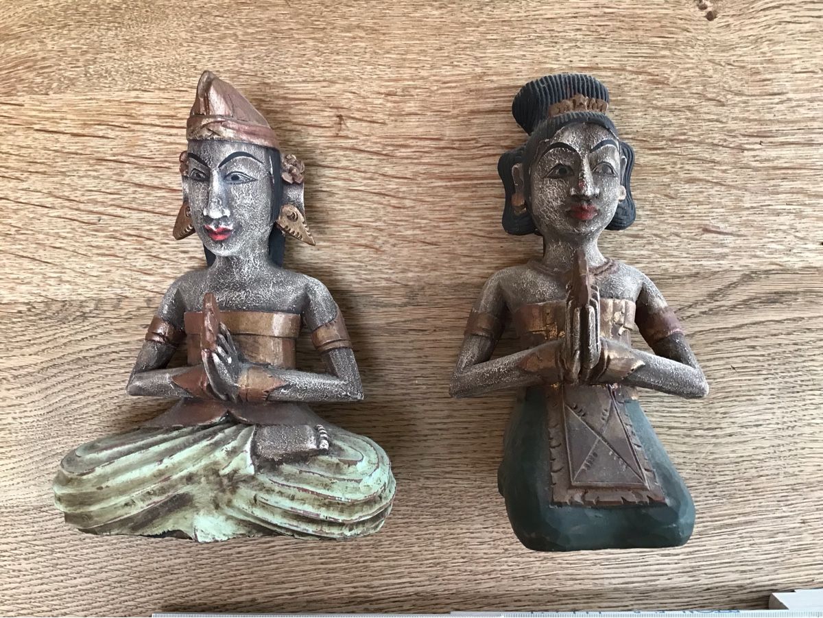 Statuette: Zwei Holzfiguren, Asien – Usato da Rodersdorf venduto da trueegg