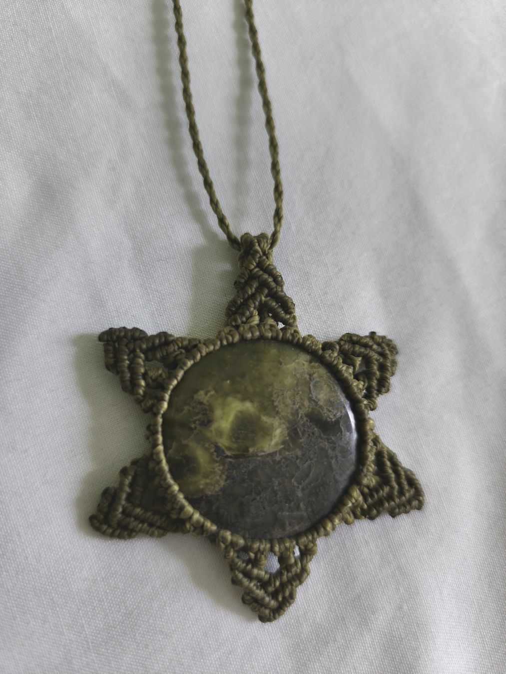 Ciondoli: Collier pendentif macramé à étoile fait main – Usato da Orbe venduto da don_ym8h 1