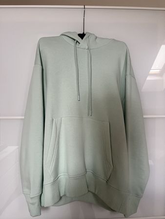 Zara Kapuzenpullover // Gr. M