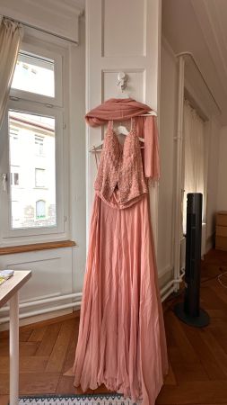 Besticktes Outfit in Altrosa (brandneu/ ungetragen)
