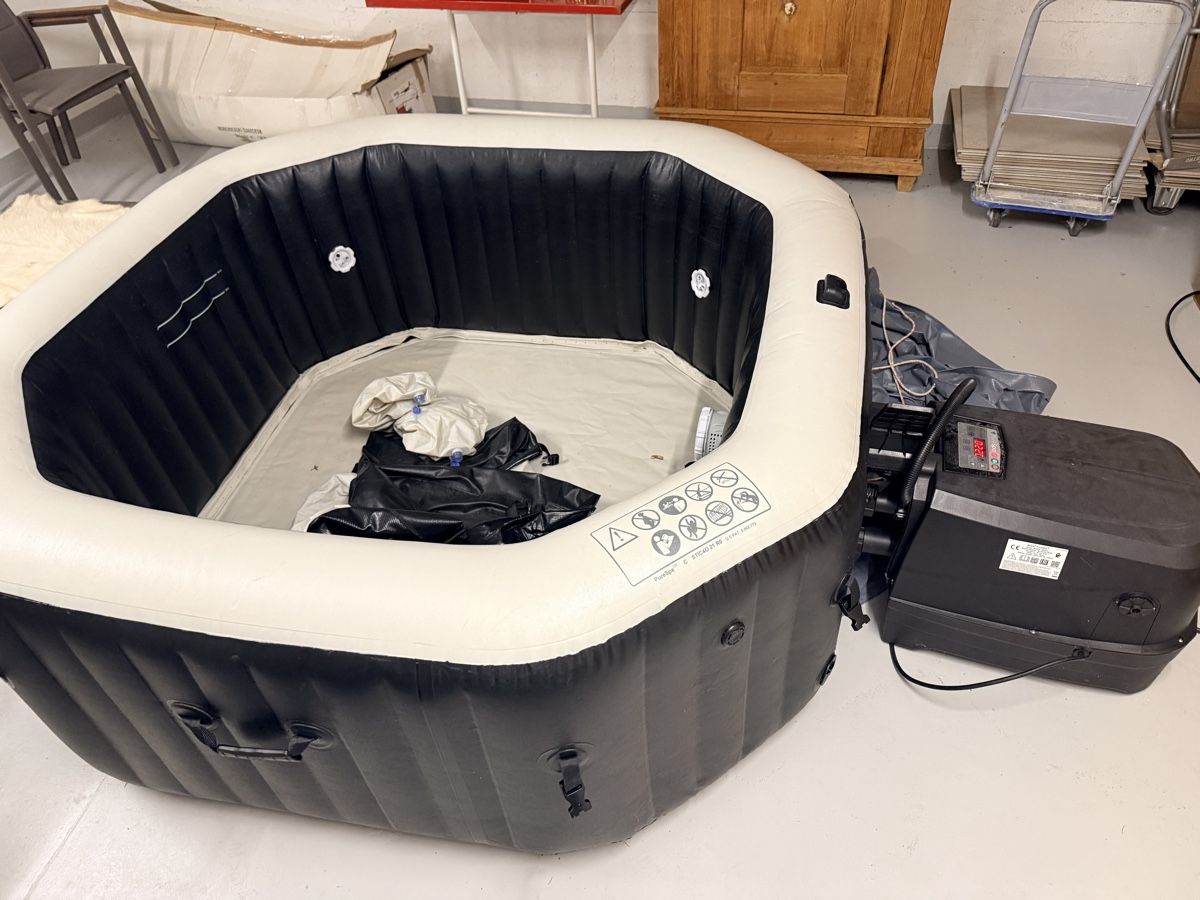 Intex Bains à remous: Intex Pure Spa Jet & Bubble Deluxe Jacuzzi – D'occasion à Wettingen par fapppio28