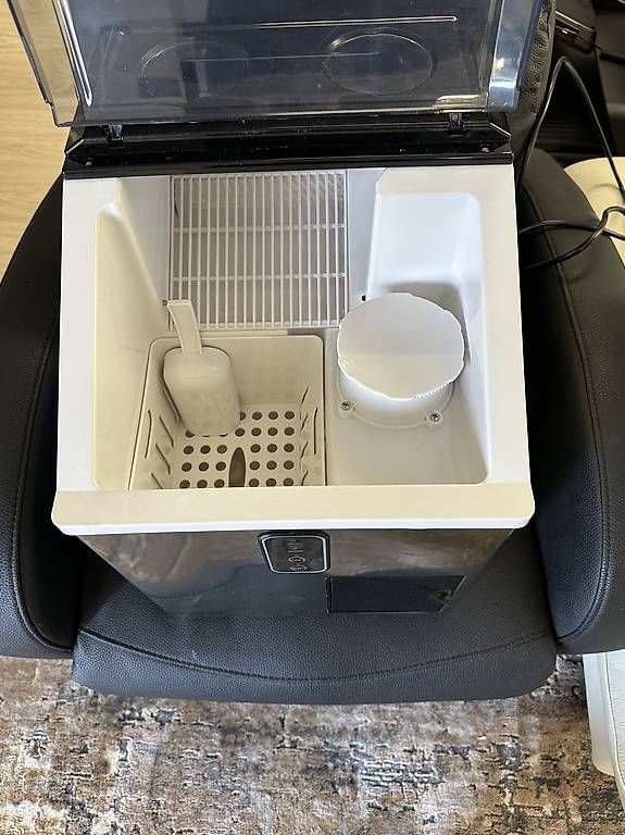 Elettrodomestici da cucina: Rotel U9904CH Eiswürfelmaschine Silbergrau – Usato da Bachenbülach venduto da Bluebrother 1
