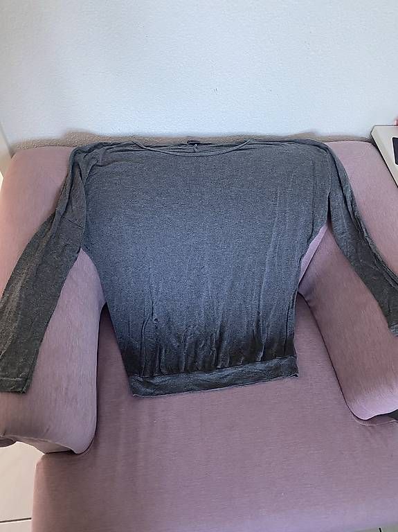 Top: Tezenis grey long sleeve top – Usato da Arlesheim venduto da jud_k2lz