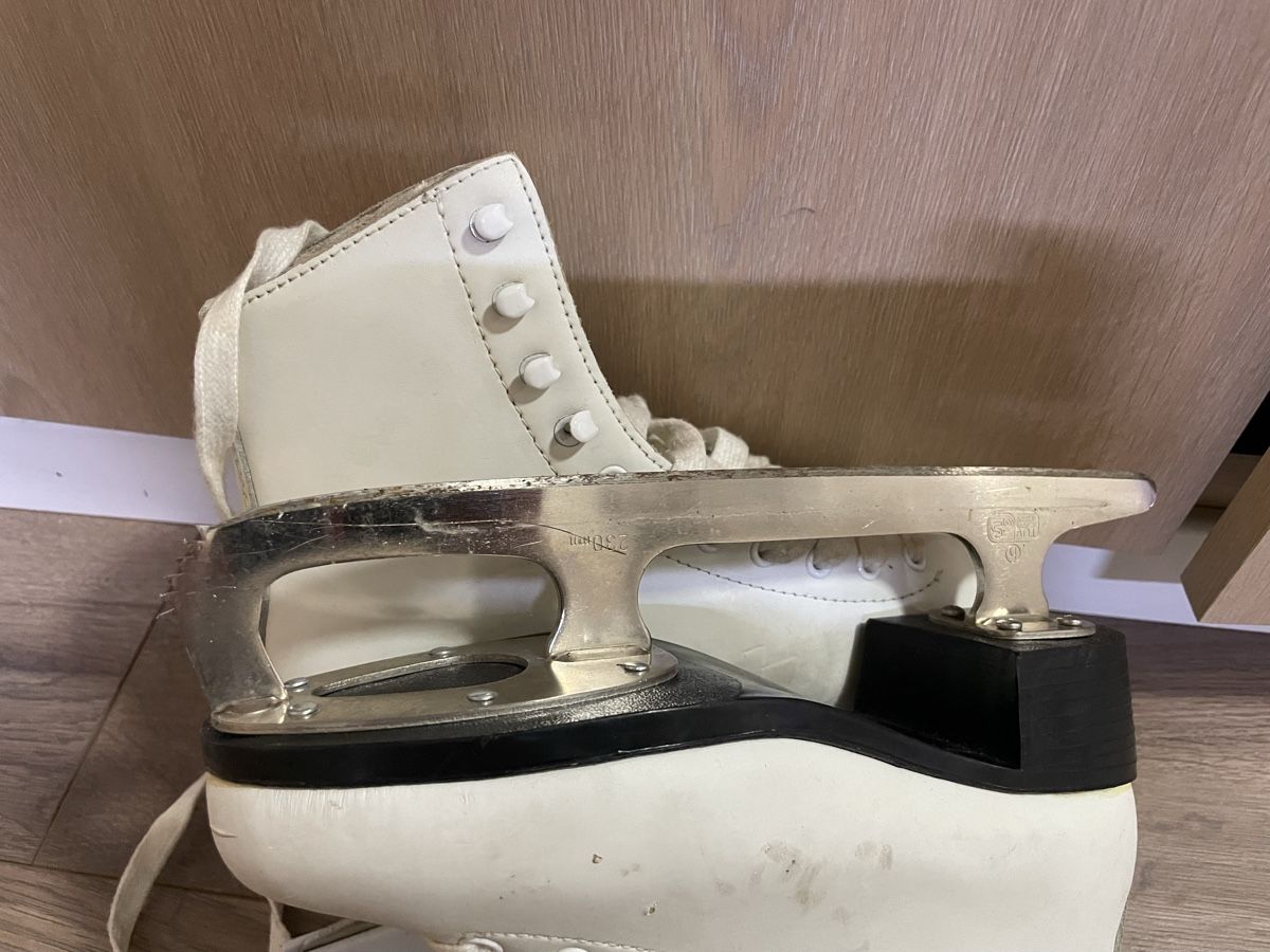 Pattini da ghiaccio: Eislaufschuhe Villars G weiss – Usato da Dornach venduto da san_s2qy 2